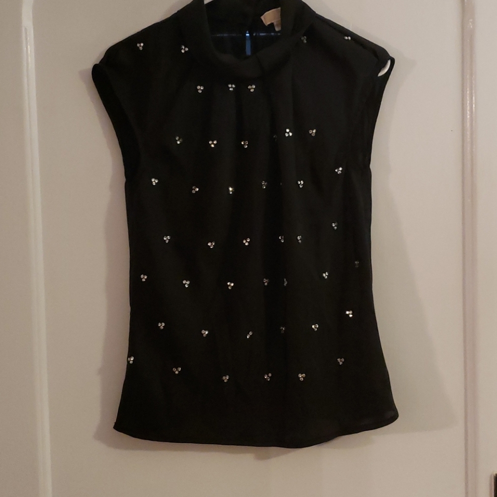 Black cap sleeve top